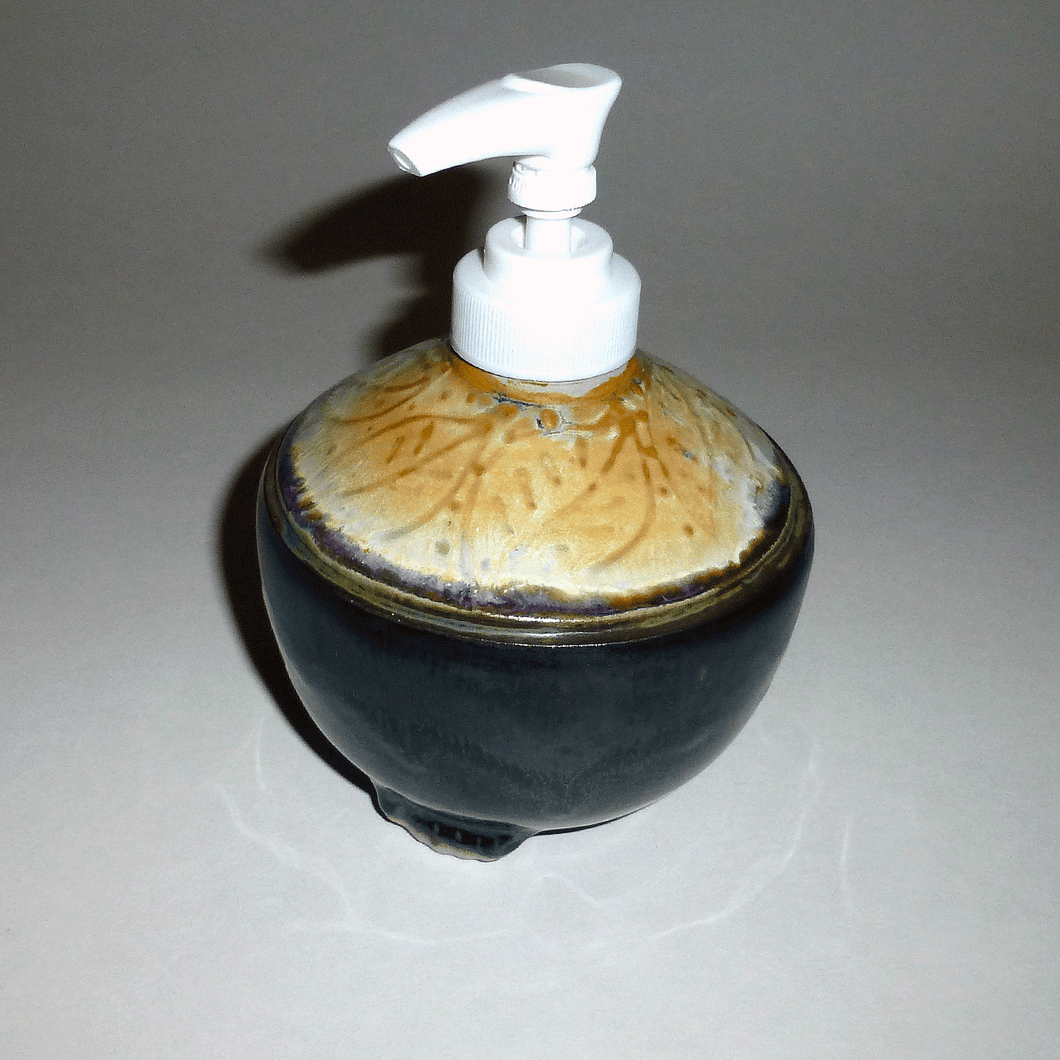 Vestimo Handcrafted Liquid Soap Dispenser
